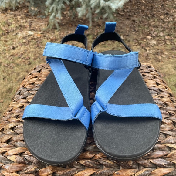 Dr. Martens Shoes - NEW Dr. Marten's Denim Blue & Black Balfour Z-Strap Sandal. Ladies Size 10